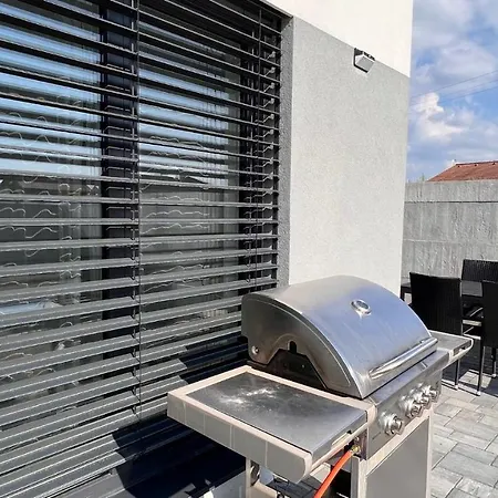 Klimatizovany Apartmanovy Dom S Virivkou, 9b Сasa de vacaciones *