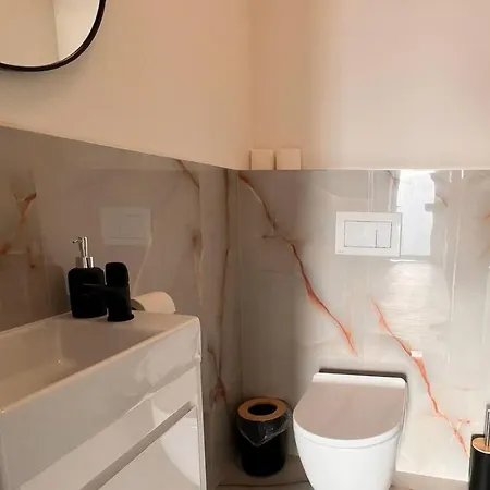 Klimatizovany Apartmanovy Dom S Virivkou, 9b * Janosikova
