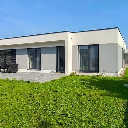 Holiday home Klimatizovany Apartmanovy Dom S Virivkou, 9b