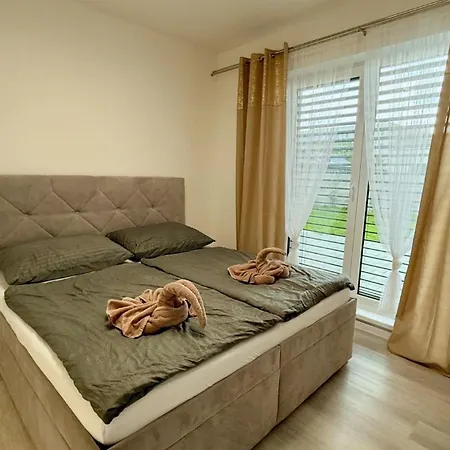 Holiday home Klimatizovany Apartmanovy Dom S Virivkou, 9b *
