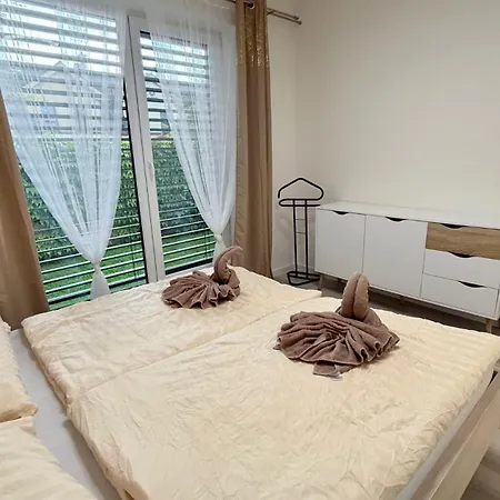 Klimatizovany Apartmanovy Dom S Virivkou, 9b *