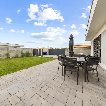 Klimatizovany Apartmanovy Dom S Virivkou, 9b * Janosikova