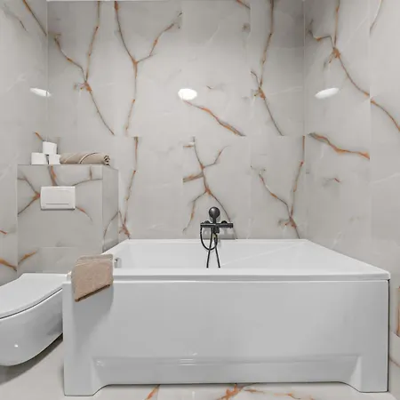 Klimatizovaný Apartmánový Dom S Vírivkou, 9b * Janosikova