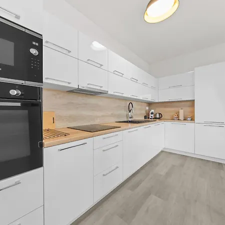 Holiday home Klimatizovany Apartmanovy Dom S Virivkou, 9b *