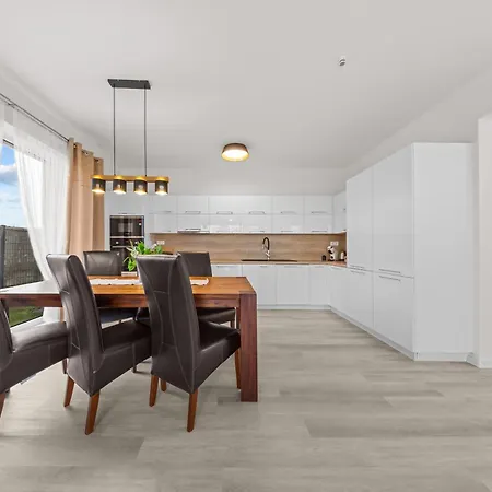 Klimatizovany Apartmanovy Dom S Virivkou, 9b Feriehus Janosikova