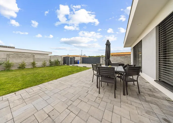 Klimatizovaný Apartmánový Dom S Vírivkou, 9b * Janosikova