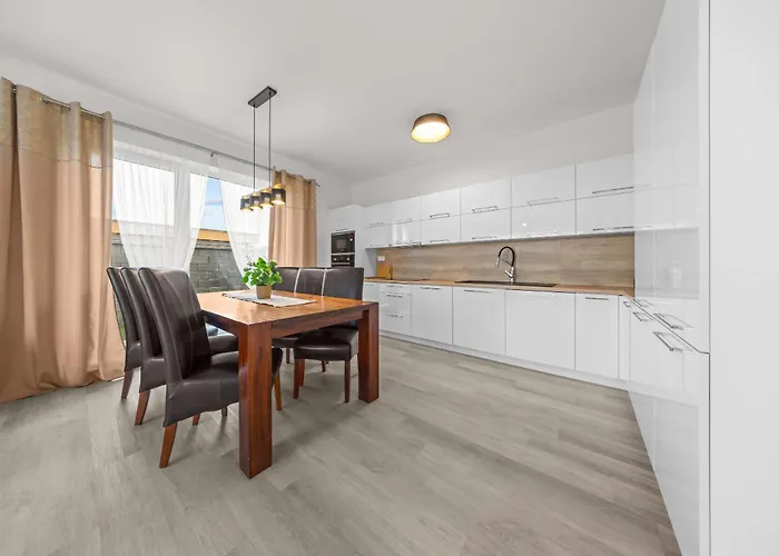 Klimatizovaný Apartmánový Dom S Vírivkou, 9b Janosikova