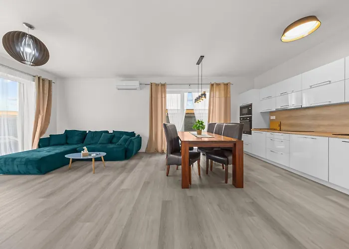 Klimatizovaný Apartmánový Dom S Vírivkou, 9b Janosikova