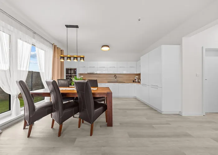 Klimatizovany Apartmanovy Dom S Virivkou, 9b بيت للعطل Janosikova